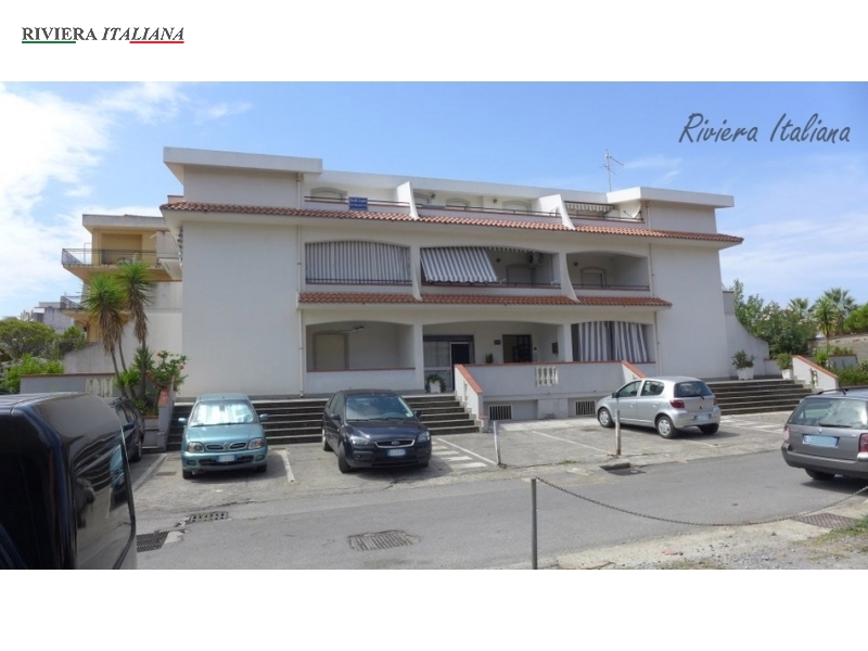 Apartment ideally located for rent in the center of Scalea