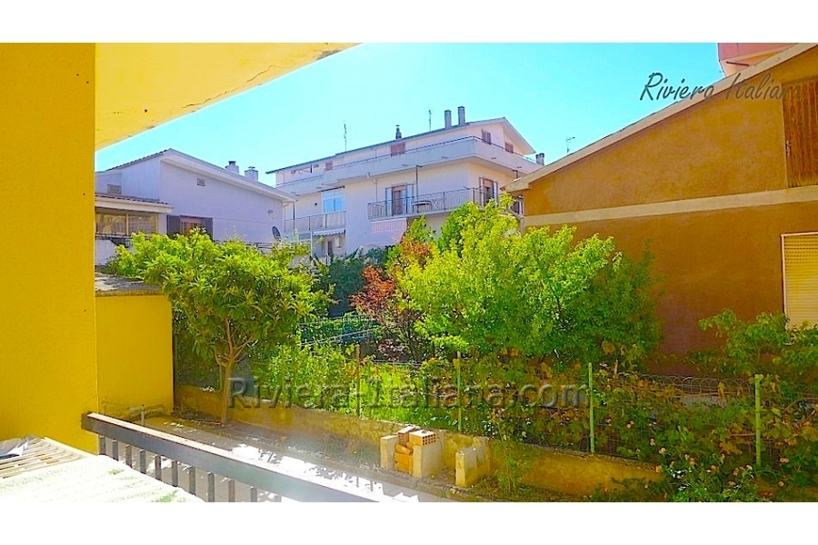 Large apartment in the center of Scalea