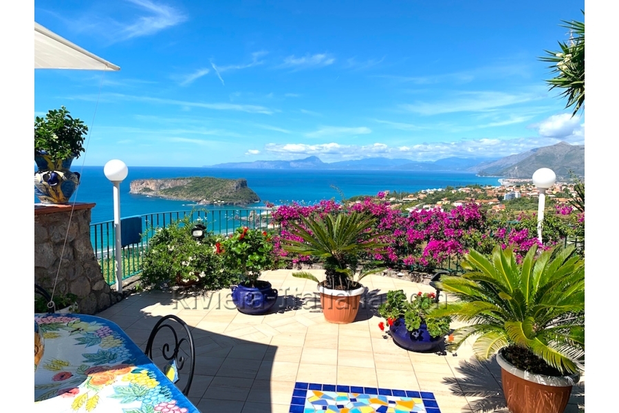 Detached villa with breathtaking sea views in San Nicola Arcella 