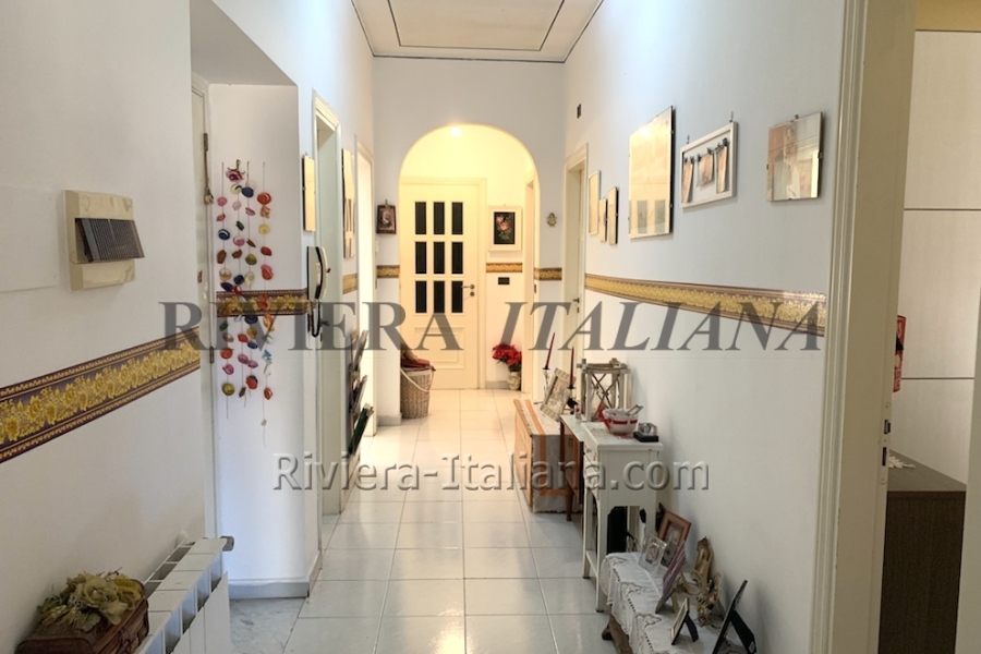 Spacious apartment in the old center of Grisolia 