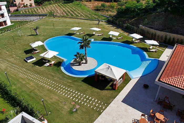 Acquistare un appartamento in Italia in un bellissimo complesso turistico con piscina e bar
