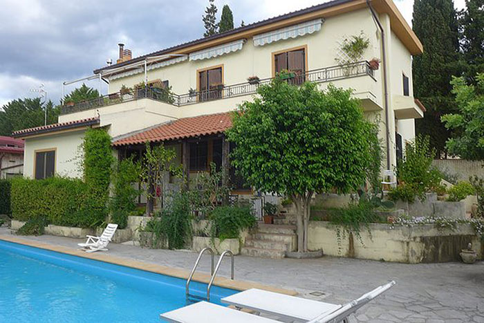 Casa con piscina in Italia vicino al mare